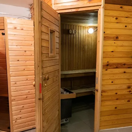 Bagoly 2* Gyömrő